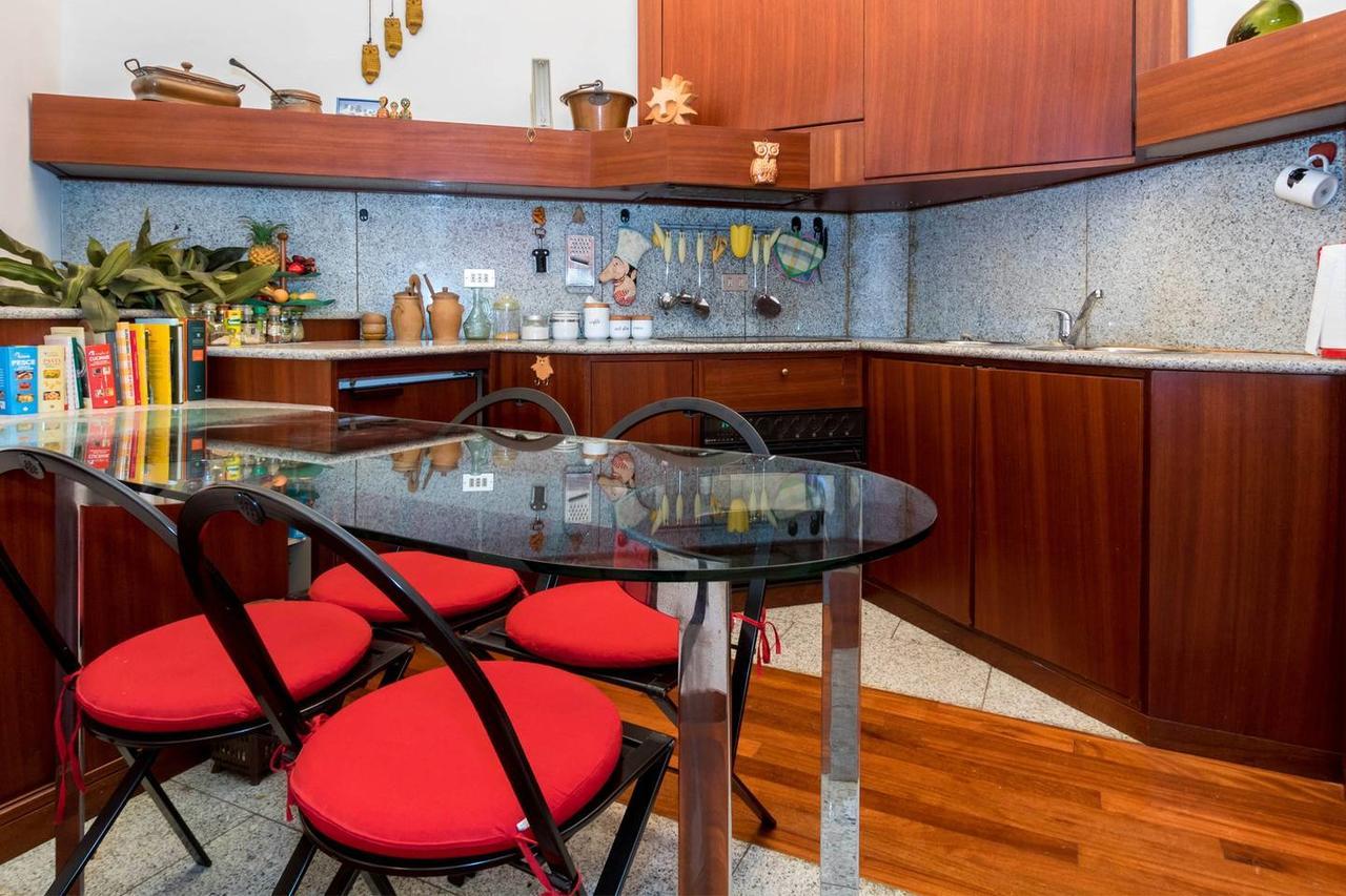 Joivy Charming Apt With Terrace In The Very Heart Of Milan Milão Exterior foto